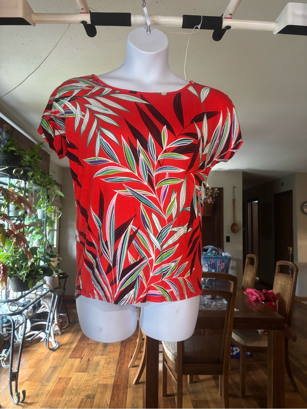 Cable & Gauge Women’s Red Tropical Print Short-Sleeve Top Size L